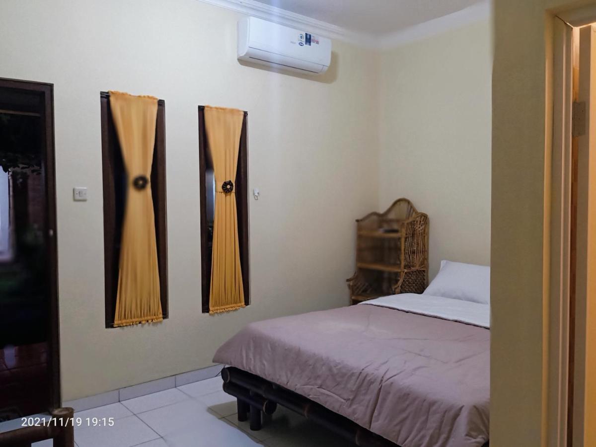 Kumojoyo Homestay Magelang Exterior photo