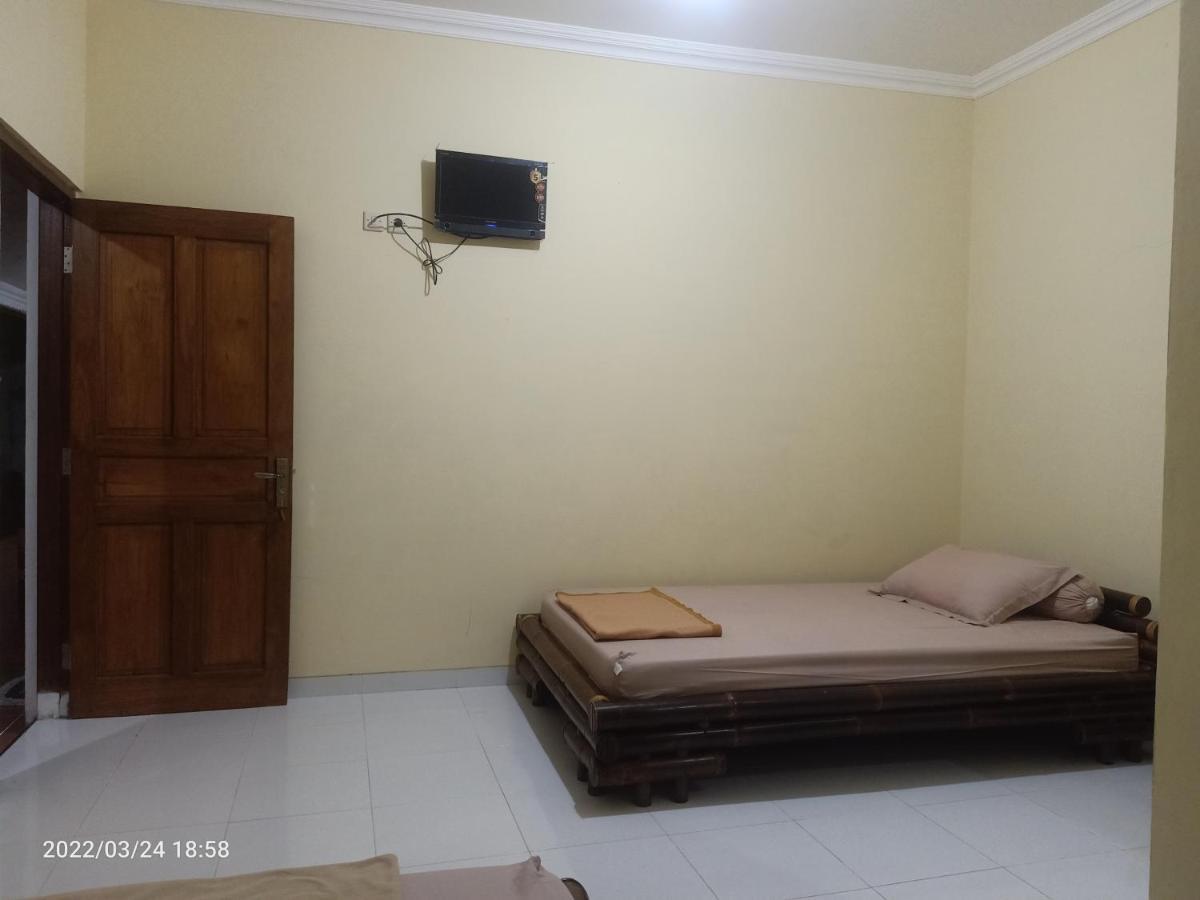 Kumojoyo Homestay Magelang Exterior photo