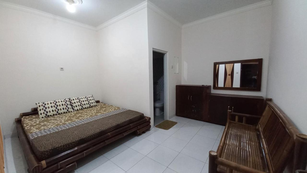 Kumojoyo Homestay Magelang Exterior photo
