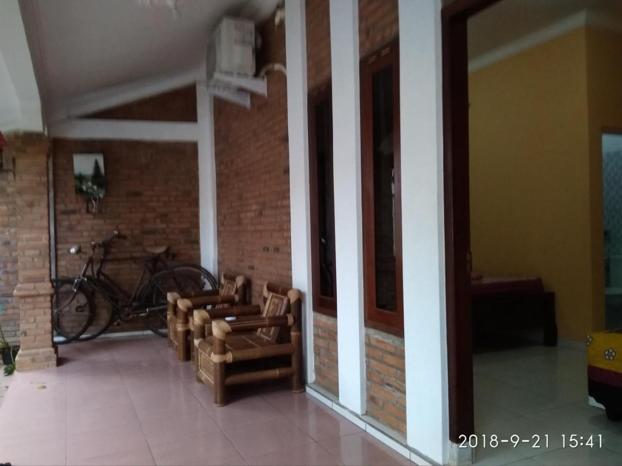 Kumojoyo Homestay Magelang Exterior photo